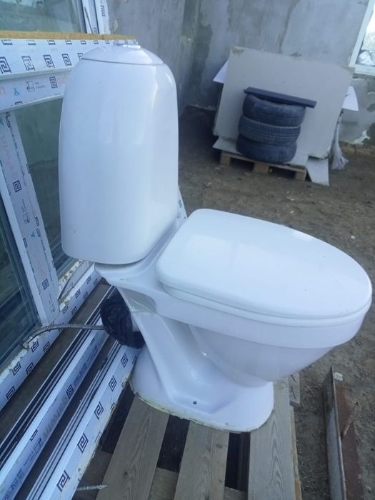 Продам унитаз в отличном состоянии