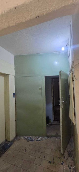 Продается  большой железный дверь