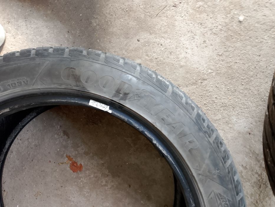 GoodYear Ultra Grip 255 45 R18, Зимни гуми, цена за двете