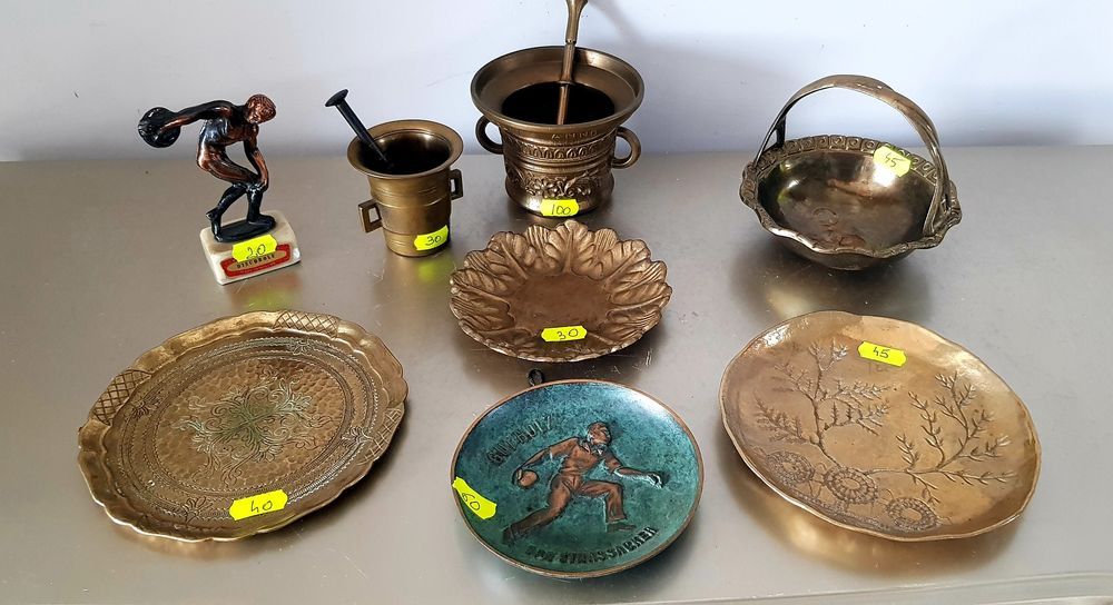 Farfurii decorative veche  din bronz