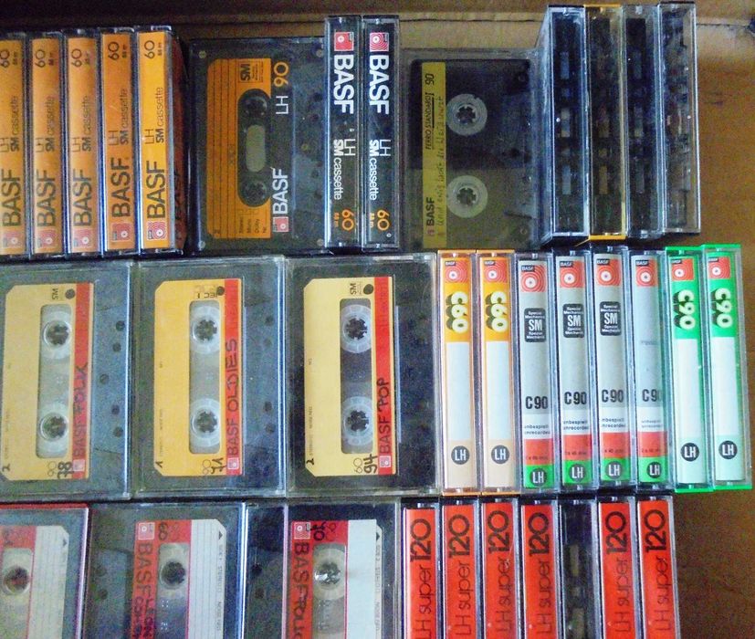 Vand casete audio cu banda FE , BASF, AGFA, etc., utilizate