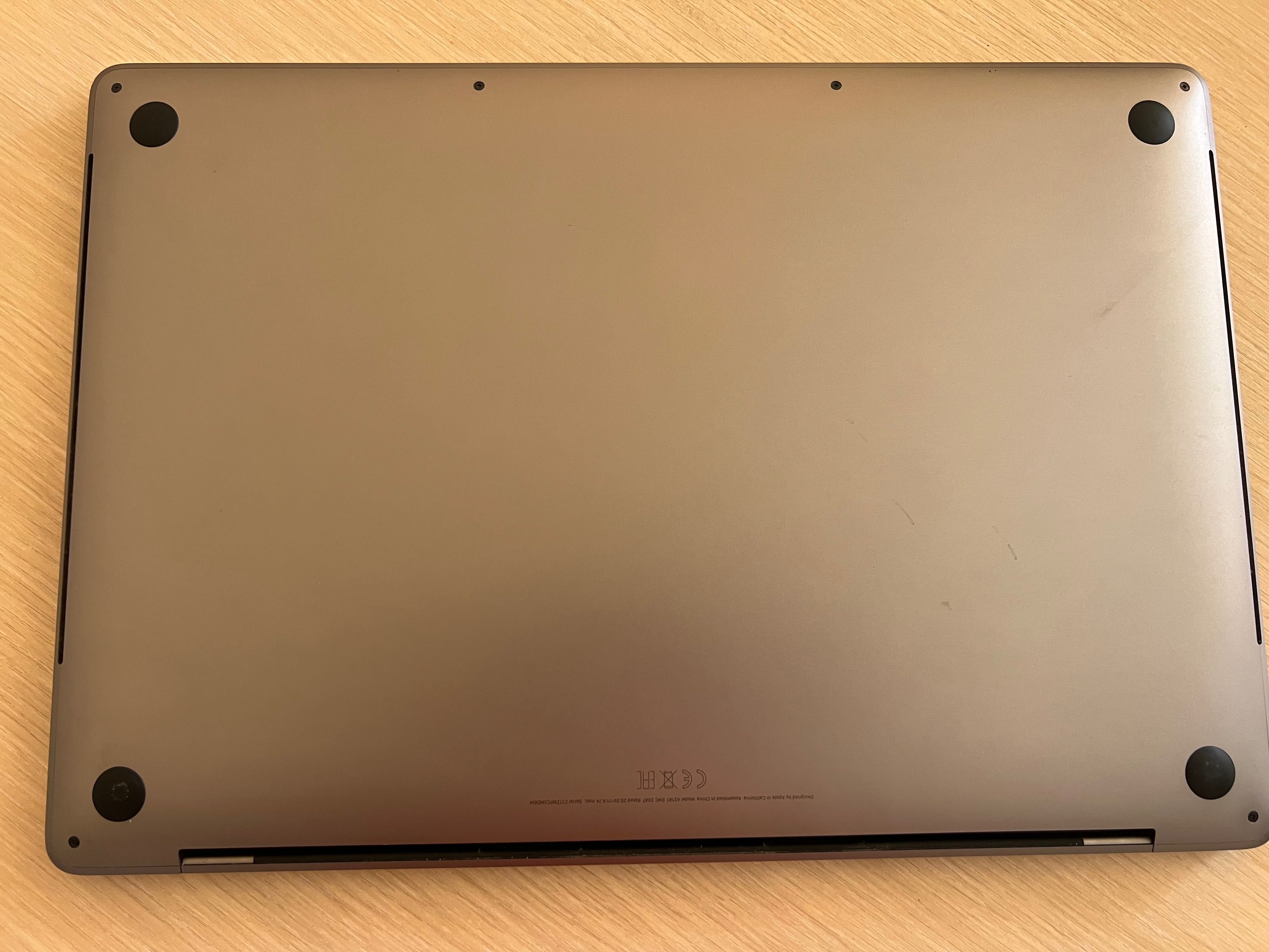 СРОЧНО! Macbook Pro 16" 2019 TouchBar Intel i7, 16 Gb, 500 Gb