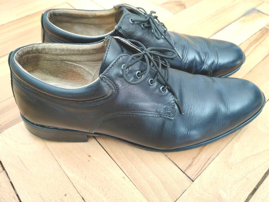 Мъжки елегантни обувки от естетсвена кожа