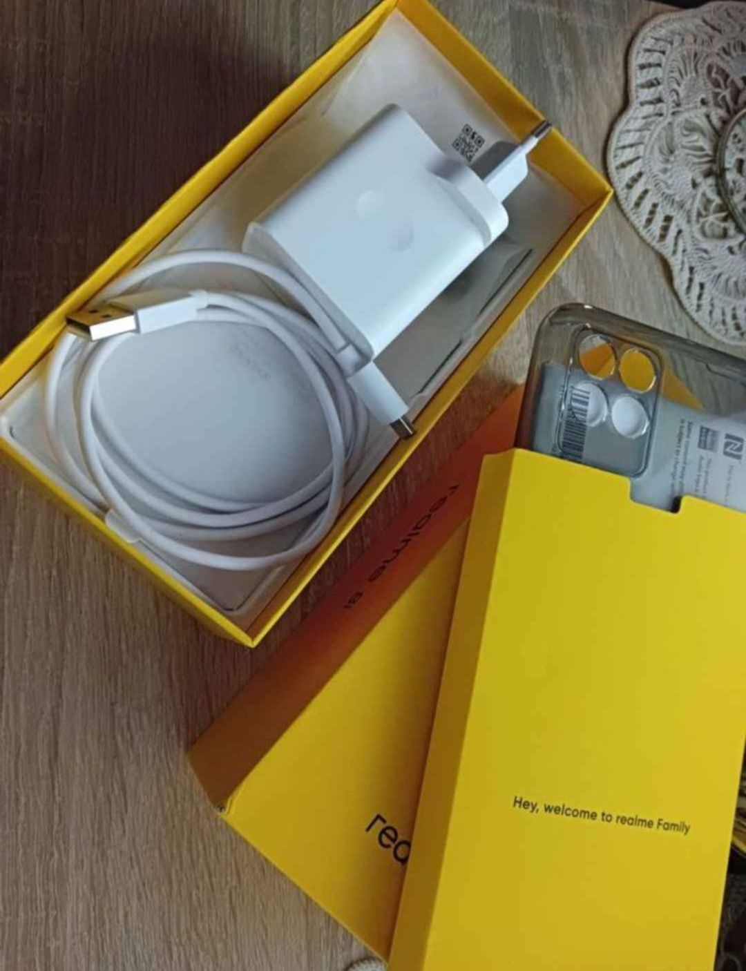 Vând Realme 8i full box