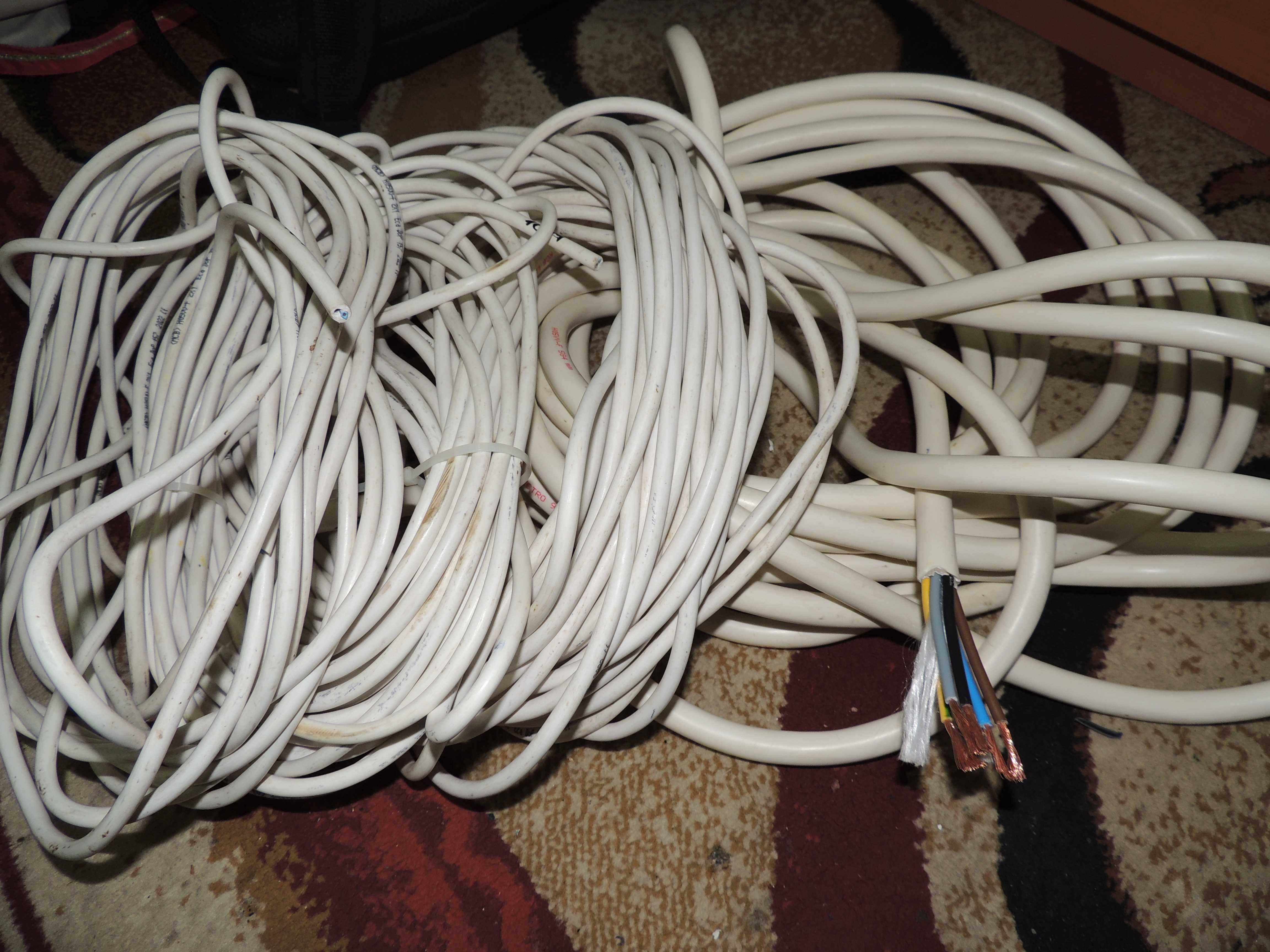 Cabluri electrice diferite grosimi