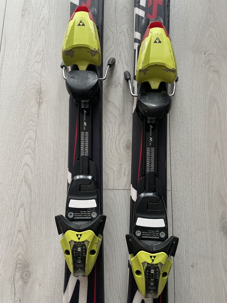 Skiuri Fischer 130 si clapari