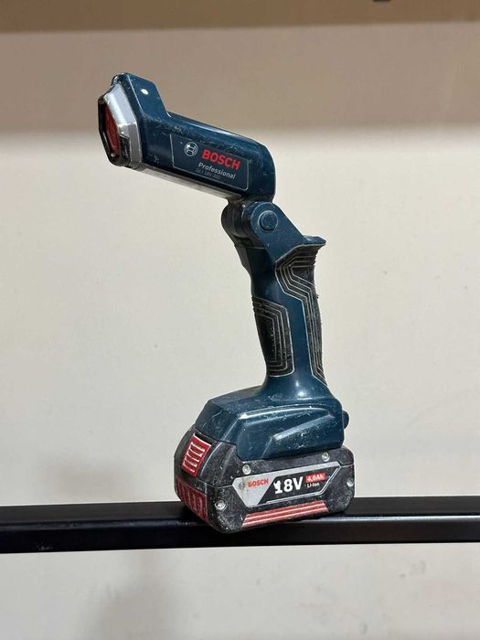 Акумулаторна лампа Bosch GLI 18V-300, 18 V с батерия 4,0Ah