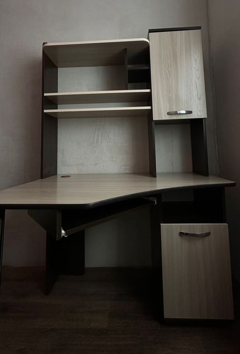 Стол компьютерный