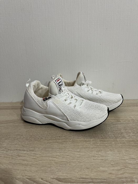 Кроссовки спортивные, белые