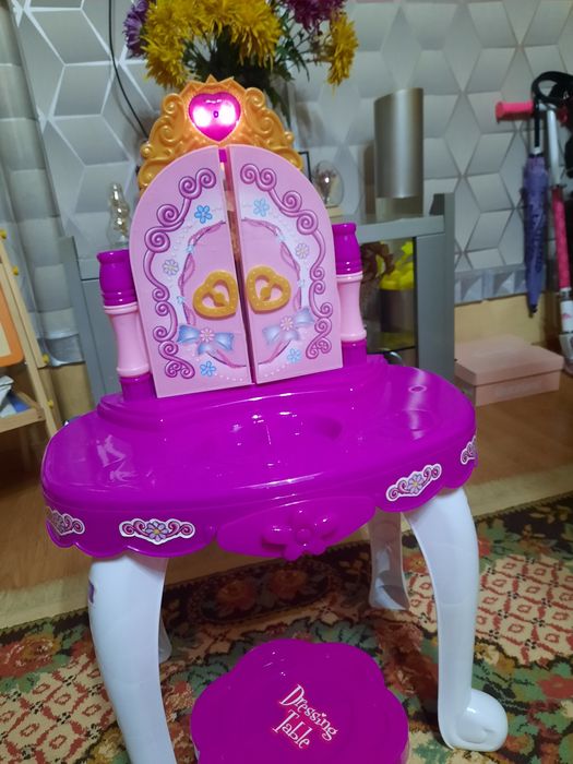 Măsuță de machiaj