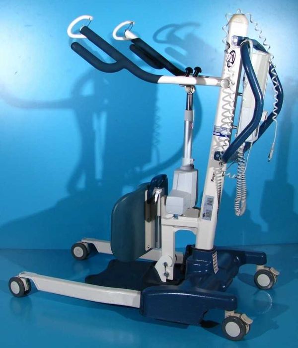 Macara/ Elevator pentru transportul pacientilor Invacare