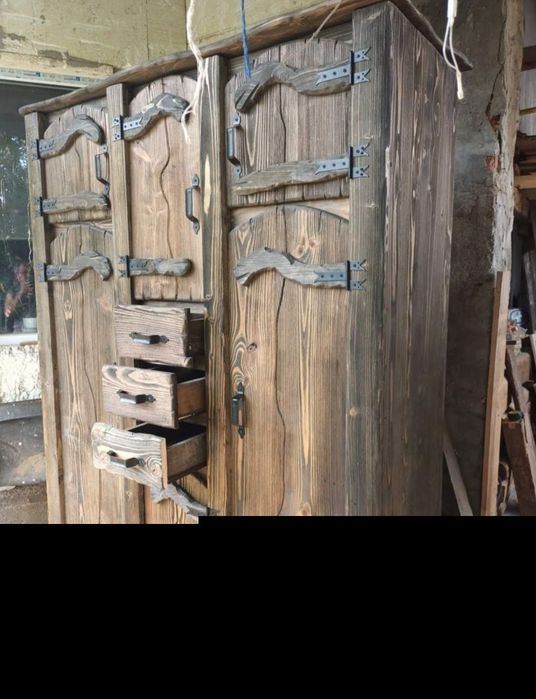 Mobila rustica din lemn masiv