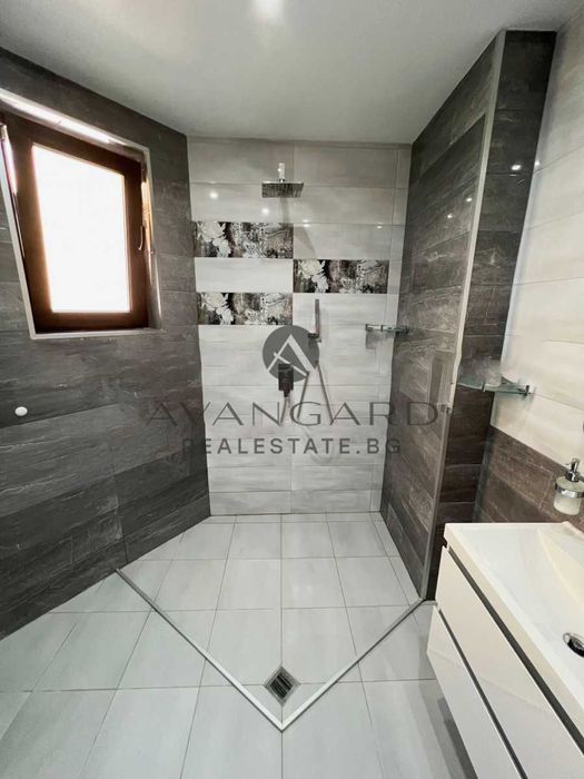 Продава се Четиристаен апартамент в Пловдив, Кючук Париж - 168 кв.м за 1786 €/кв.м - Снимка #11