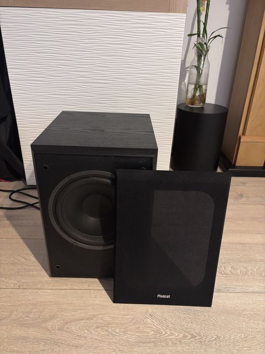 Subwoofer activ Magnat 202A