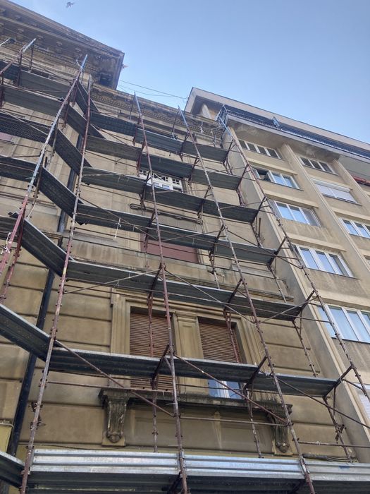 Inchiriem Schela metalica usoara