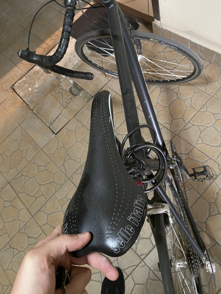 Vând Bicicleta Cursiera