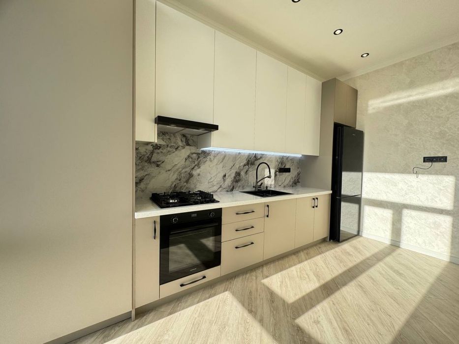 3/10/11 ц 5, Muhtasham, Финансовый институт