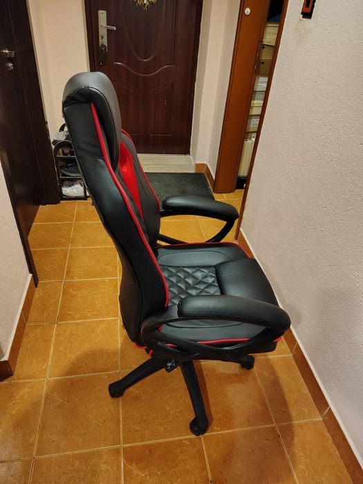 Продавам Геймърски стол