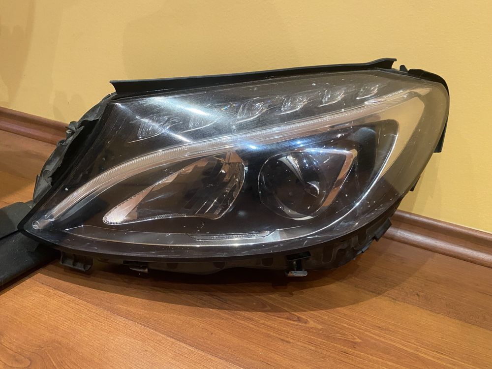 Мерцедес ц класа ляв  W205 full led  фар оборудван ляв