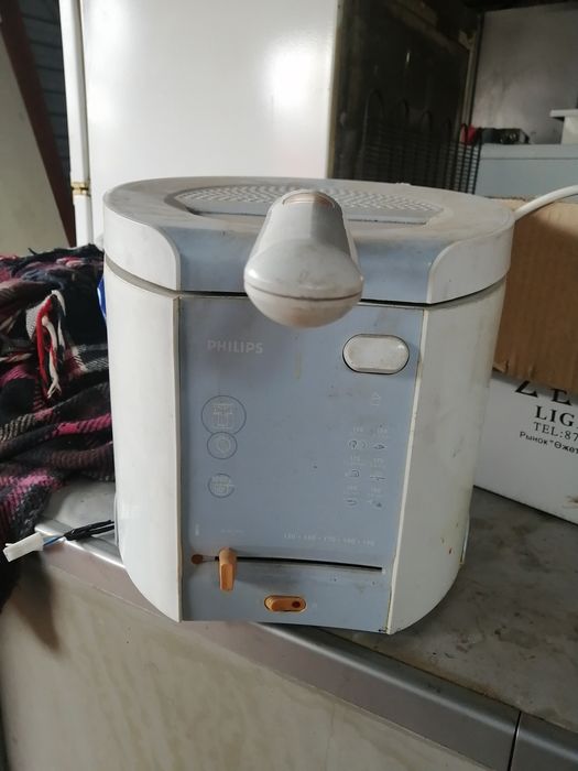 Фритюрница,блендер.