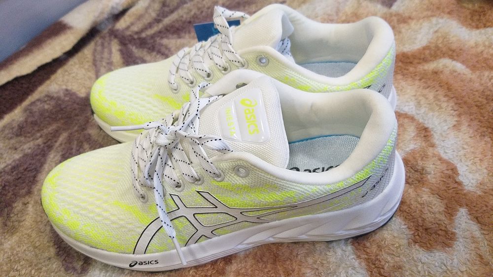 Летние кроссовки Asics