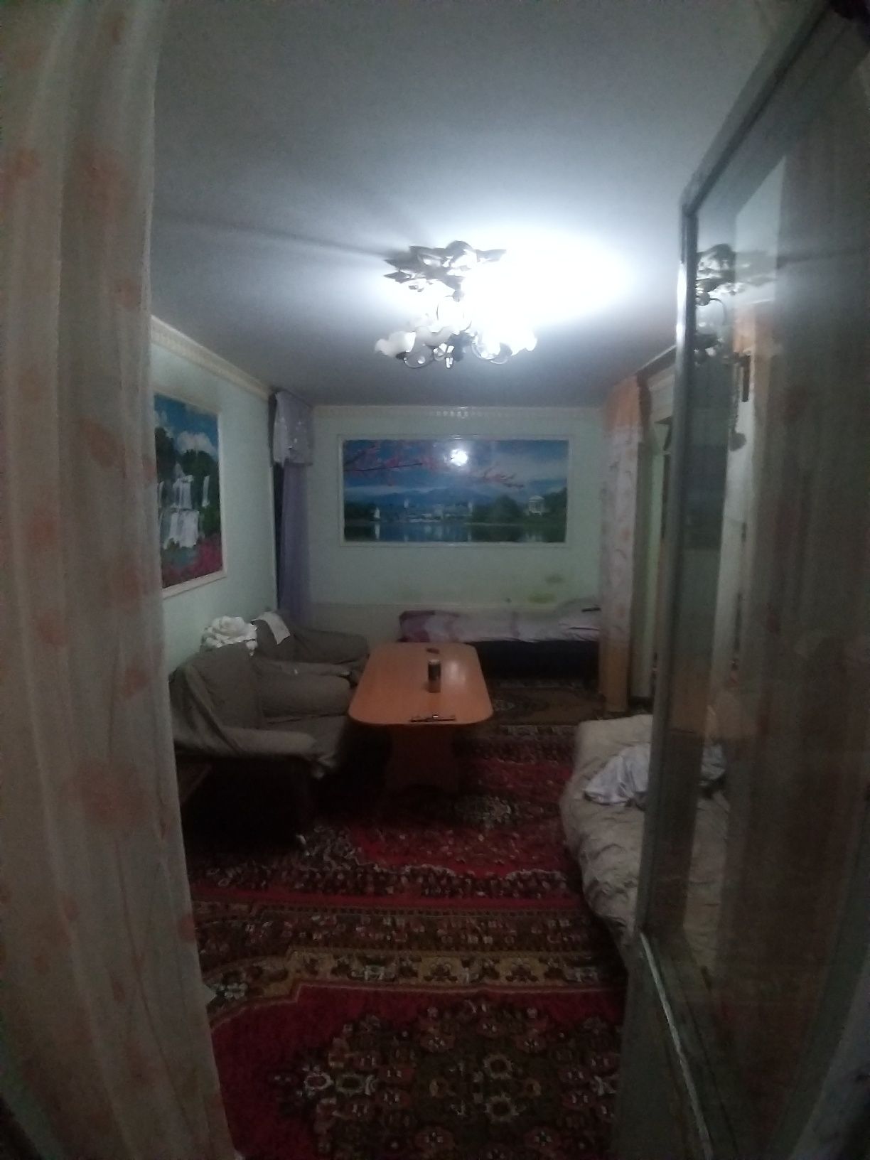 Куп каватли уй сотилади