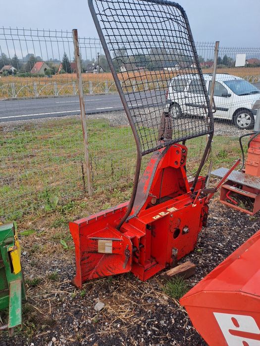 Troliu forestier 5 tone mecanic dupa tractor adusa recent