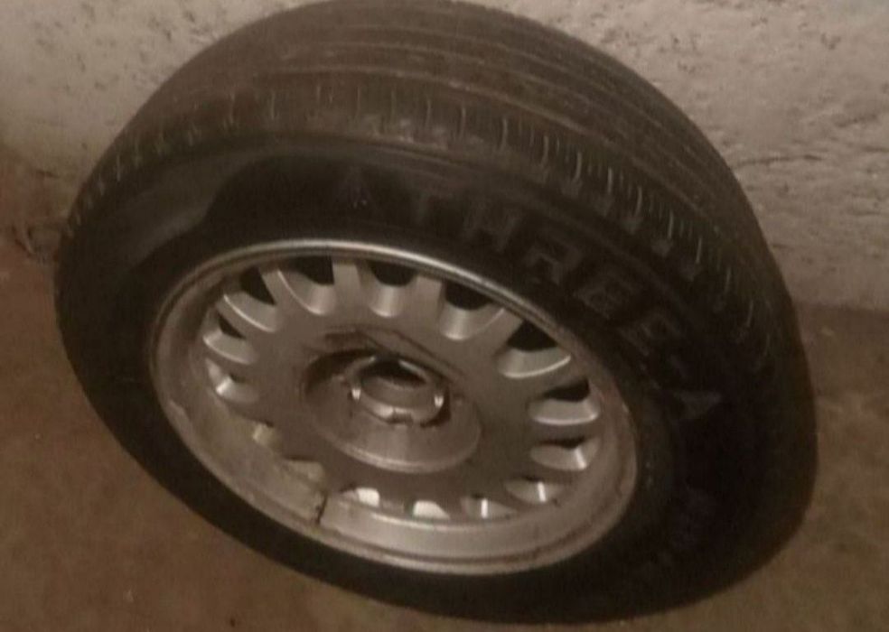 Запаска на Титановом Диске в хорошем состоянии!!