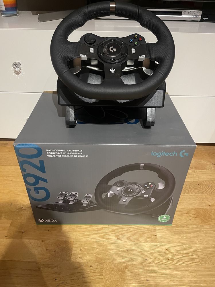 Vând volan Xbox G920 Nou Logitech