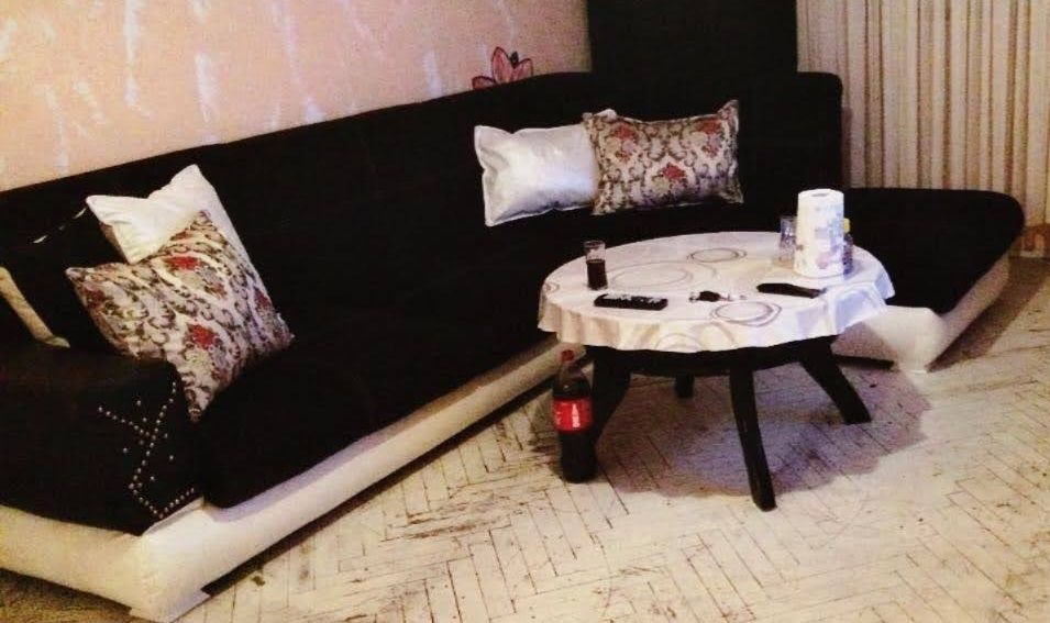 Ъглов диван с място за съхранение