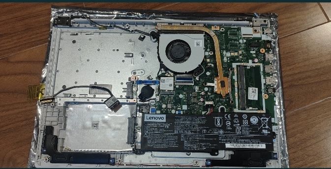 Ноутбук Lenovo Ideapad 320-15AST на запчасти