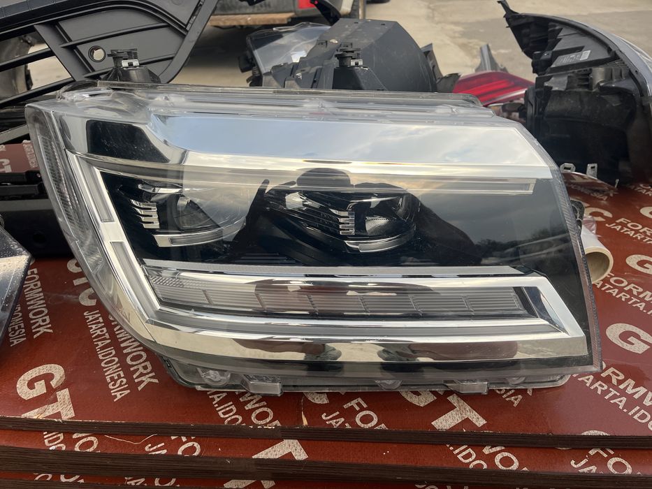 Фар VW Crafter десен Full Led