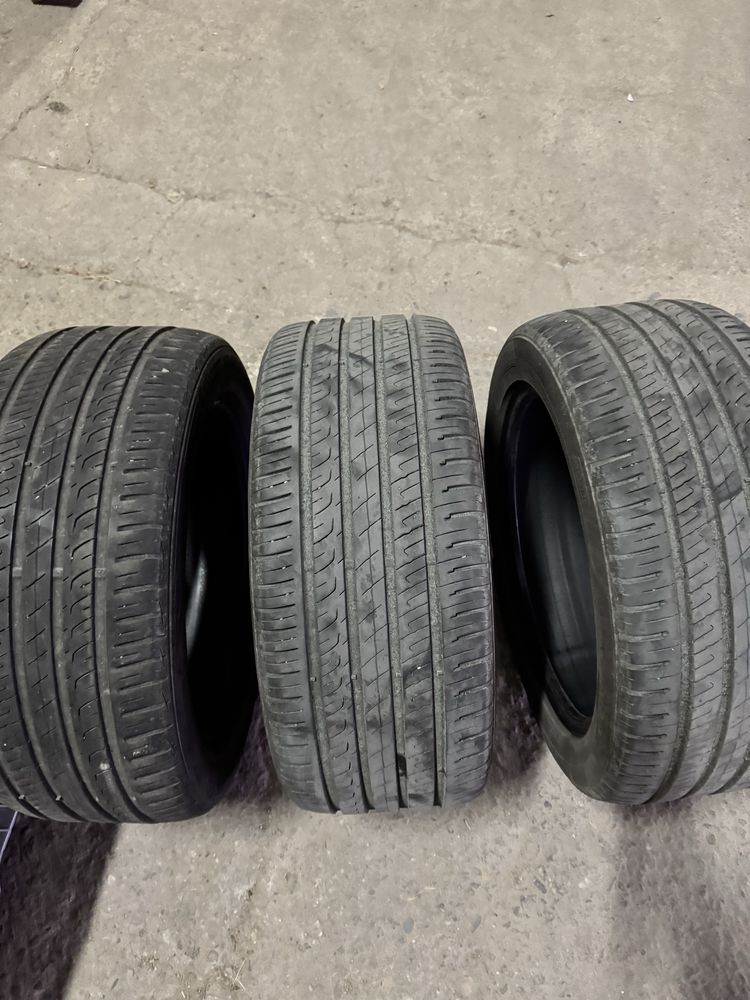 Гуми 255/40 R19 W221