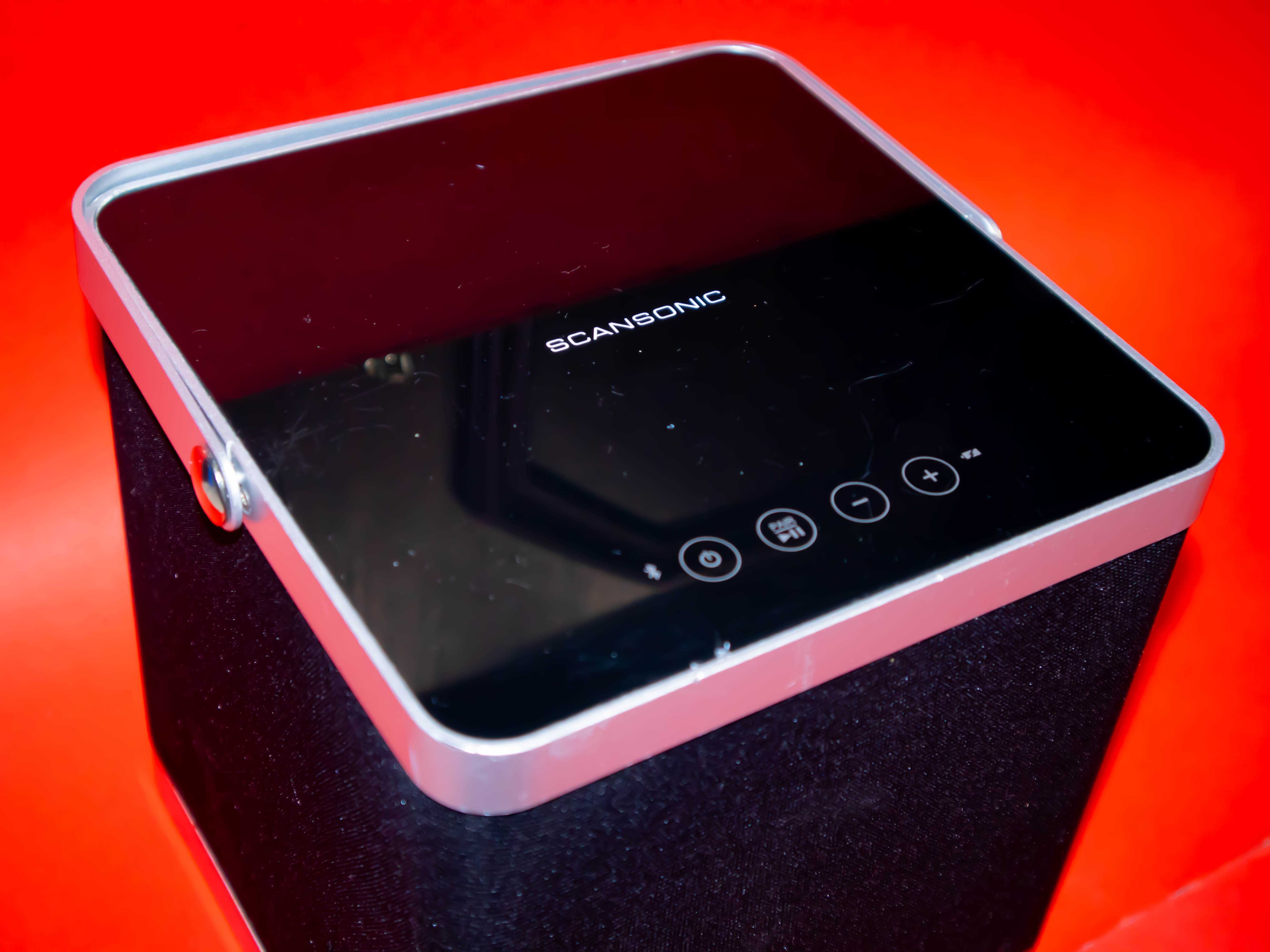 Scansonic Q1000 мощна Bluetooth колонка 35W пик, 3 говорителя, бас