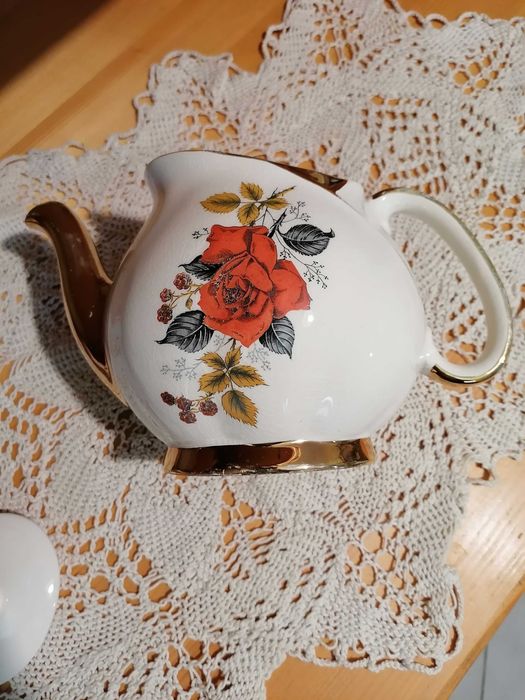 Английски порцеланов чайник Gibsons около 50-те
