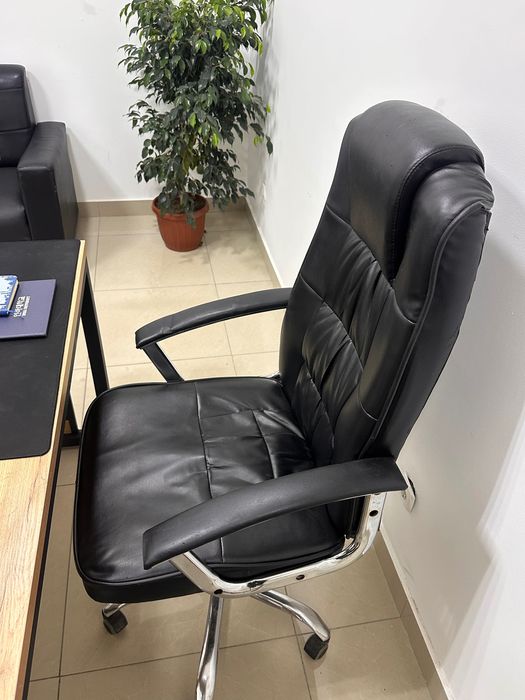 Direktor kreslosi - holati yaxshi ofis uchun