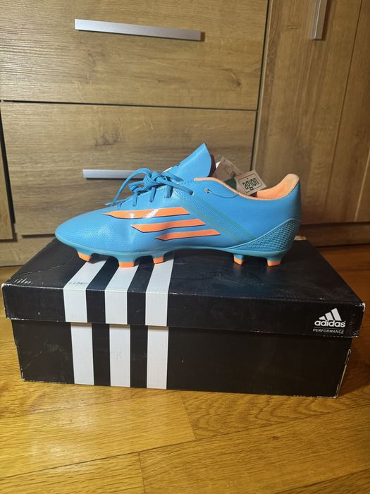 Футболни бутонки - Adidas