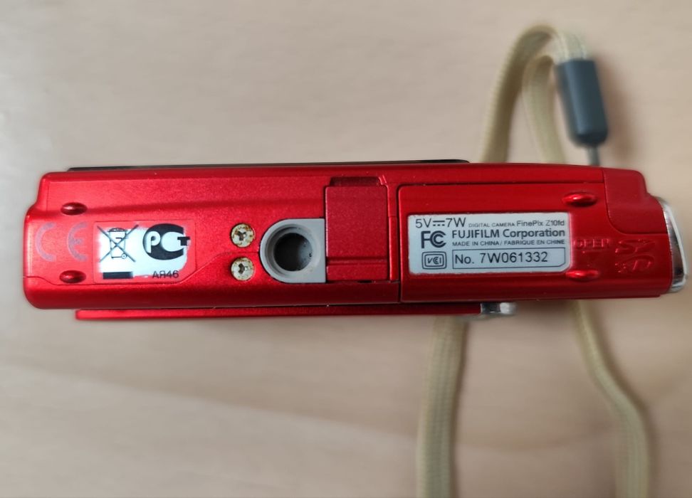 Vând aparat foto FujiFilm finepix z