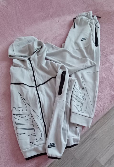 Nike tech fleece
