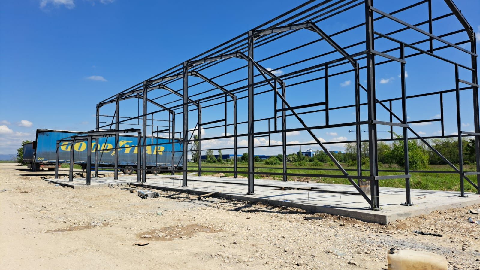 Vând structura metalica 7X25X6 sau 10X20X5 sau 12X30X4