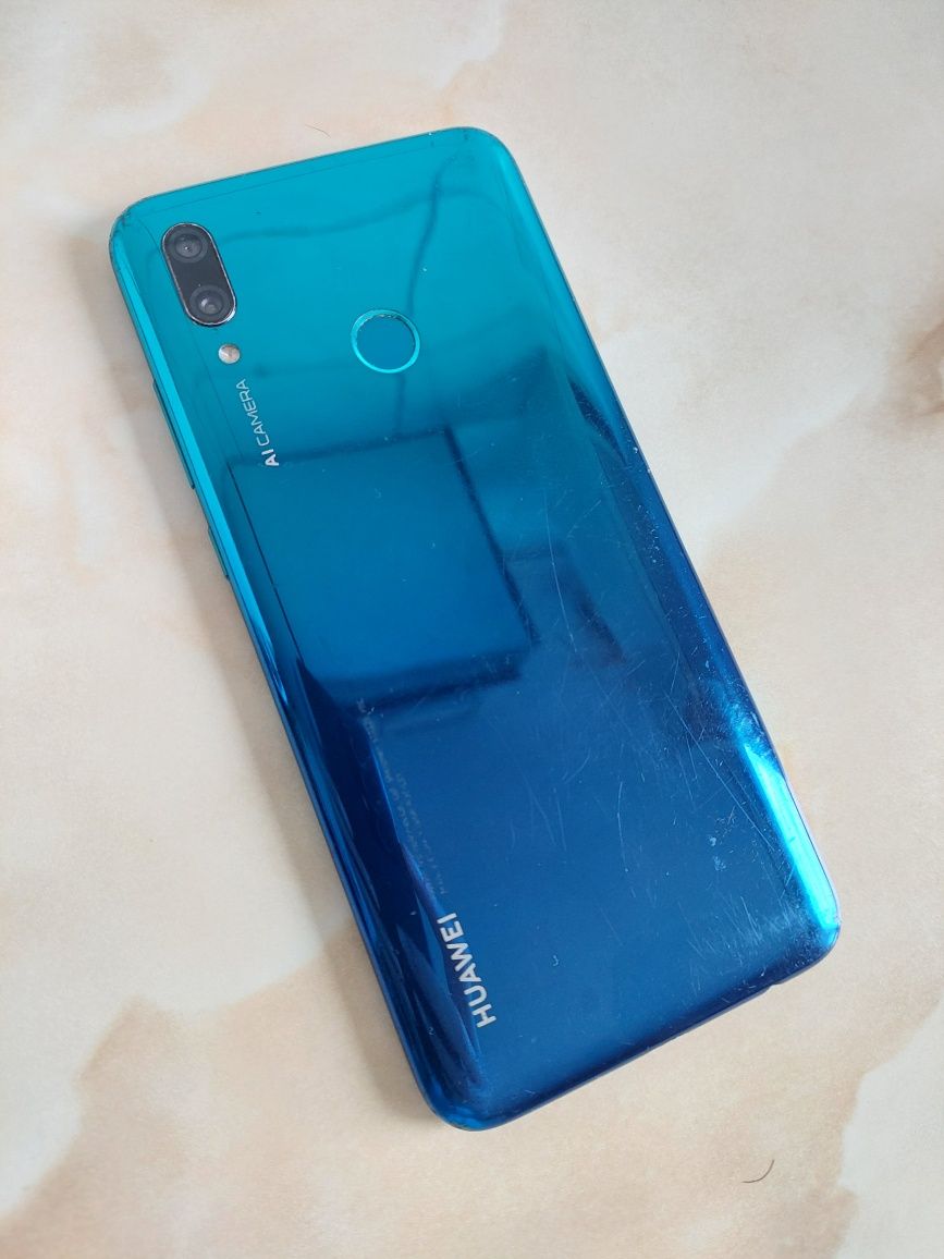 Vând Huawei P Smart 2019, perfect funcțional și NEcodat //poze reale