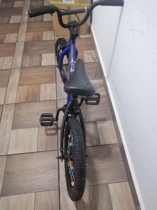 Vând bicicleta Specialized roti 16' stare buna+roti ajutatoare