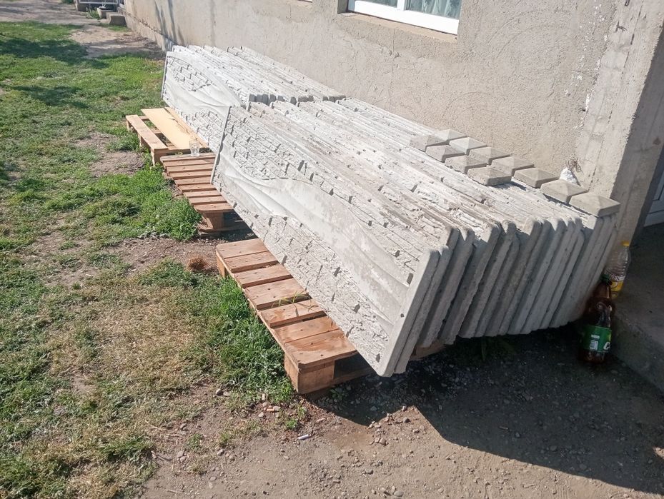 Gard din plăci de beton