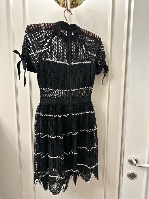 Короткое платье ч/б