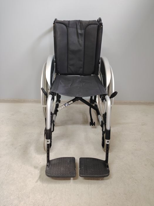 Carucior cu rotile/Fotoliu rulant pentru persoane cu handicap141