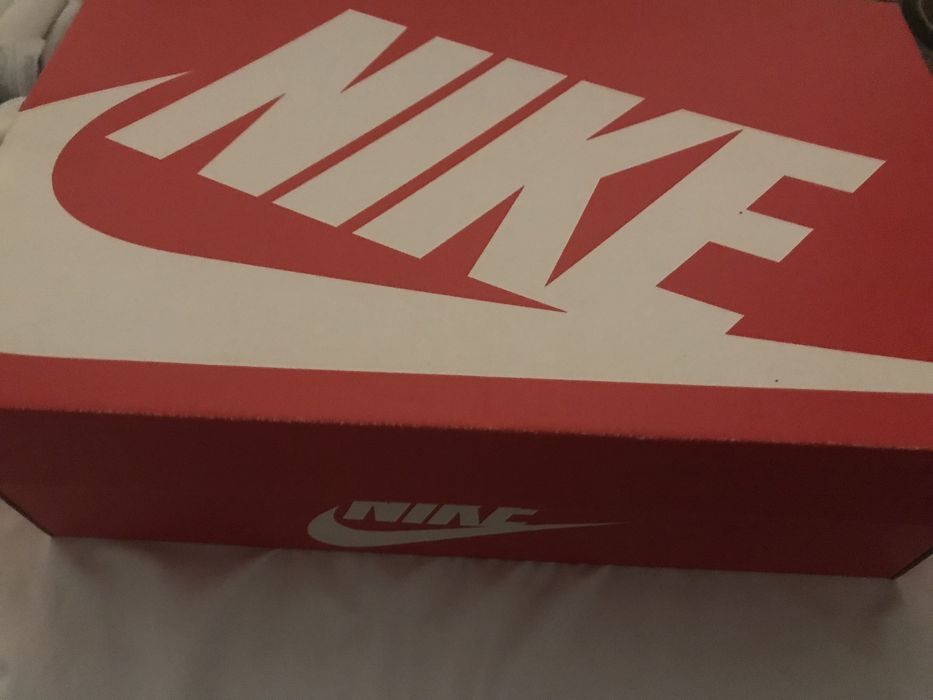 Vând adidasi marca Nike airmax95
