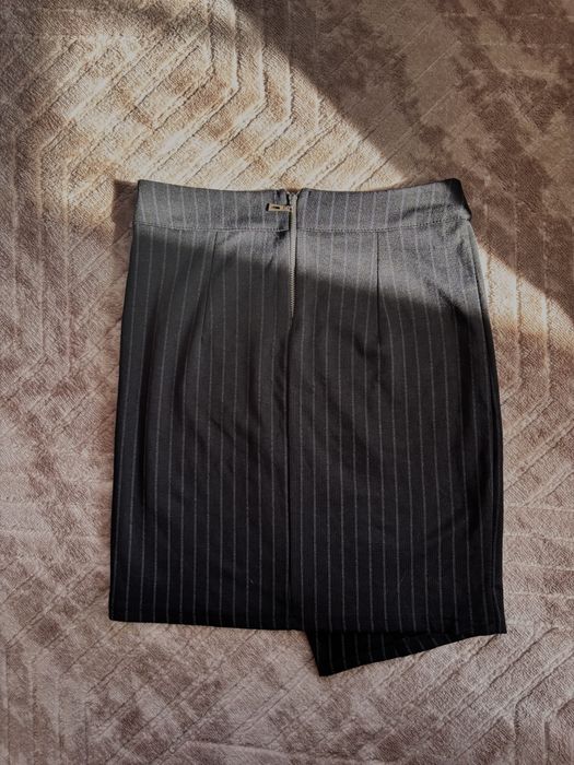 Еластична пола М размер