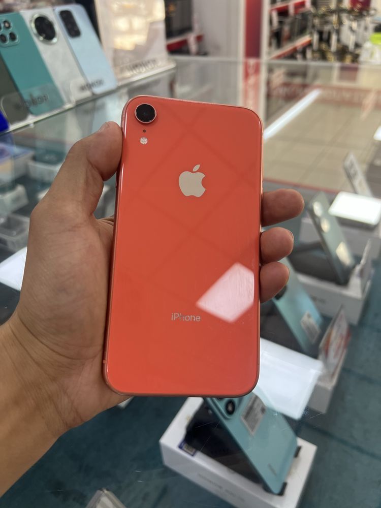Iphone xr 64  gb. Ym76