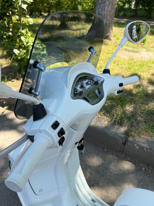 Scuter Vespa - editie Justin Biber
