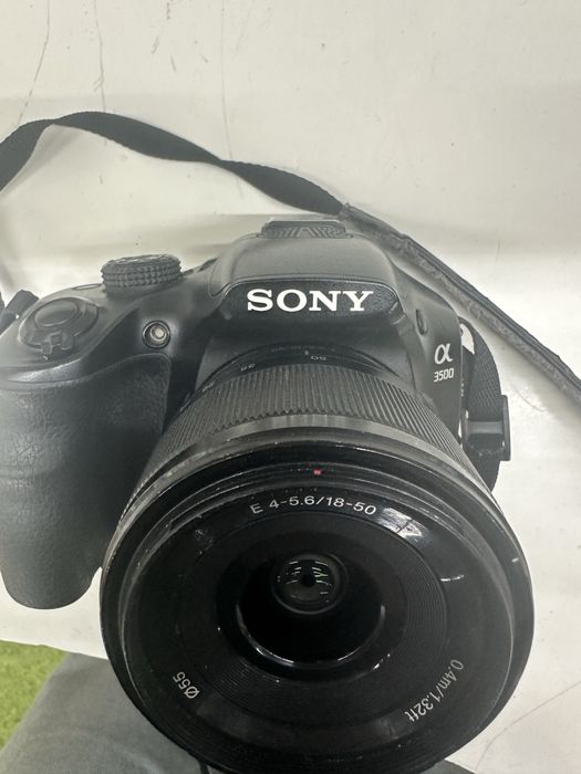 продам срочно фотоаппарат Sony alpha 3500